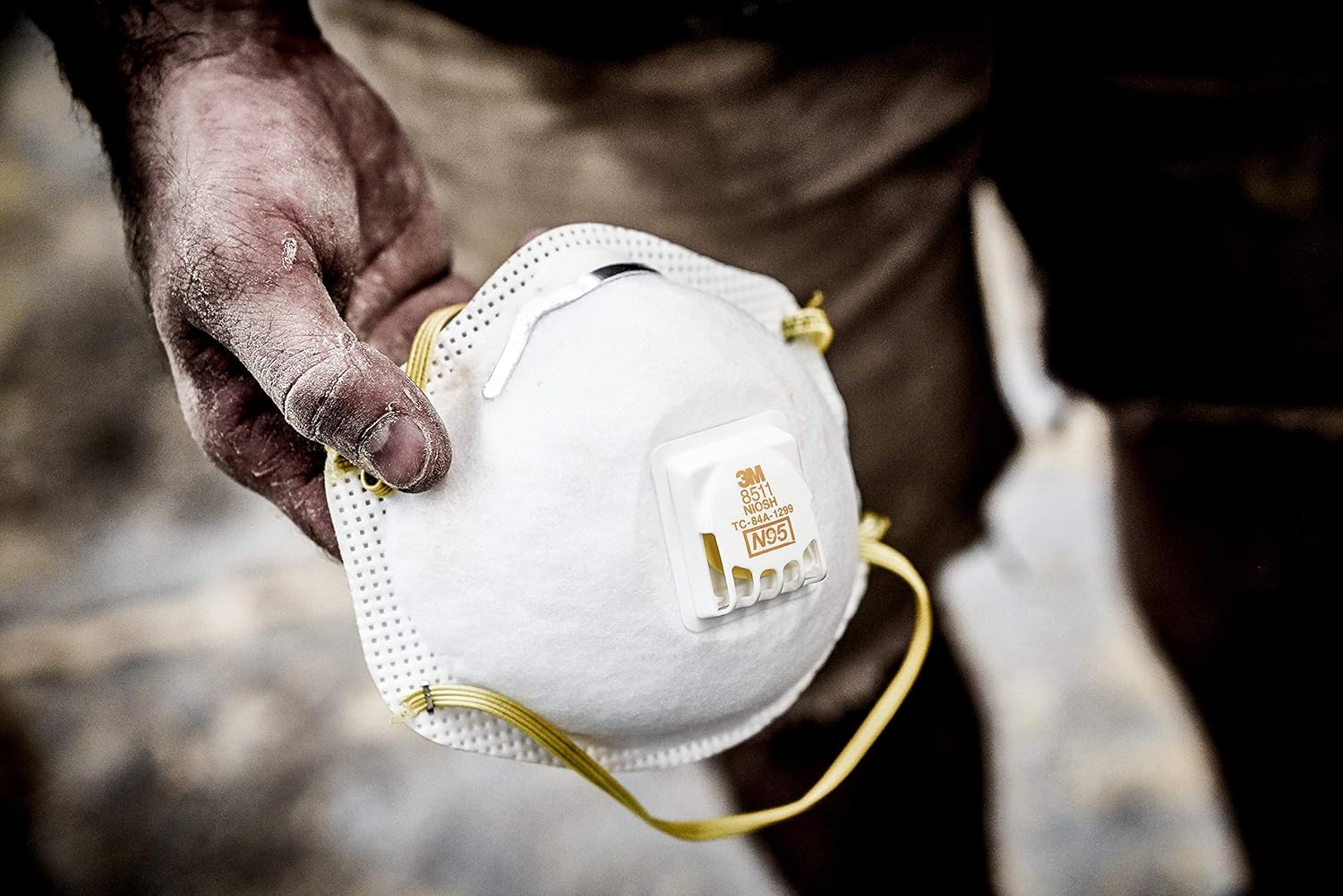 3M N95 Paint Sanding Cup Disposable Respirator Pro-Series Valved White One Size Fits All 1 pc
